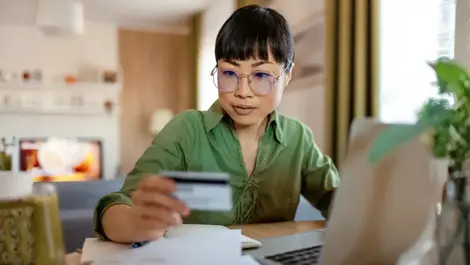 UK credit card balances steady as payment rates fall